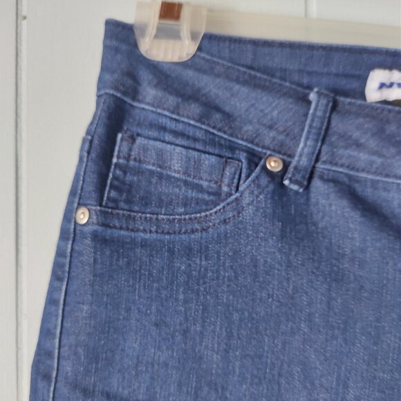 Nygard Dark Wash Capri Denim Pants - Picture 4 of 8